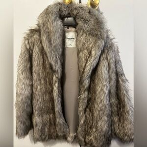 Abercrombie & Fitch Women's Faux Fur Teddy Jacket in Gray
